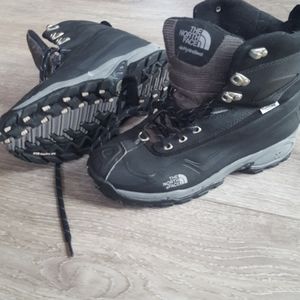 Mens north face snow boots